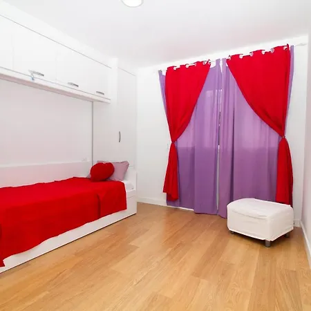 Two-bedroom Aparment In Santa Catalina Park Las Palmas de Gran Canaria